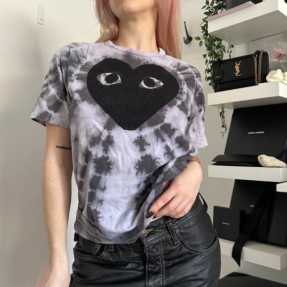 COMME DES GARÇONS REWORKED TIE-DYE PLAY TEE - Picture 2 of 4